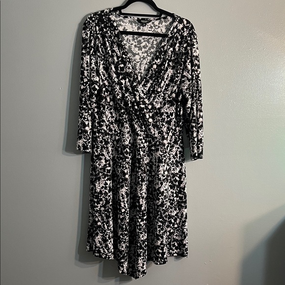 Simply Vera Vera Wang Dresses & Skirts - Simply Vera Vera Wang Black and White Patterned Dress  XL